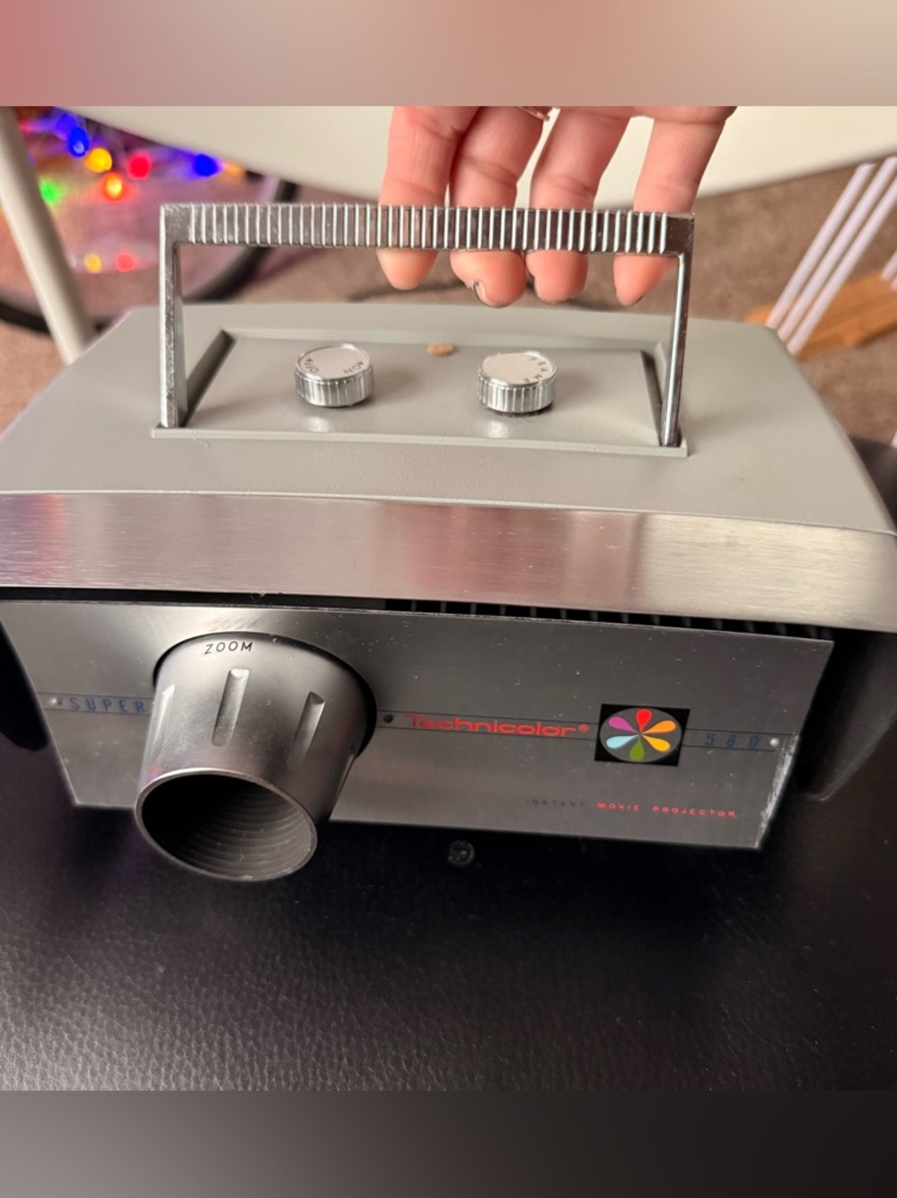 Vintage Technicolor Deluxe 580 Super 8 Projector for Home Film Viewing - Picture 8 of 16